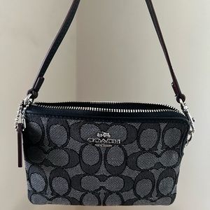 Corner Zip Wristlet In Signature Canvas